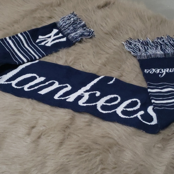 yankee's Other - Men's yankee's scarf